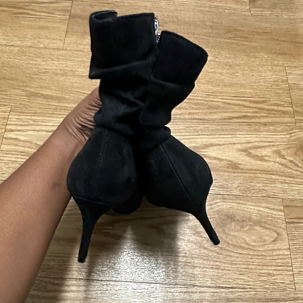 Marc Fisher pointed toe black ankle suede boots - Picture 7 of 12